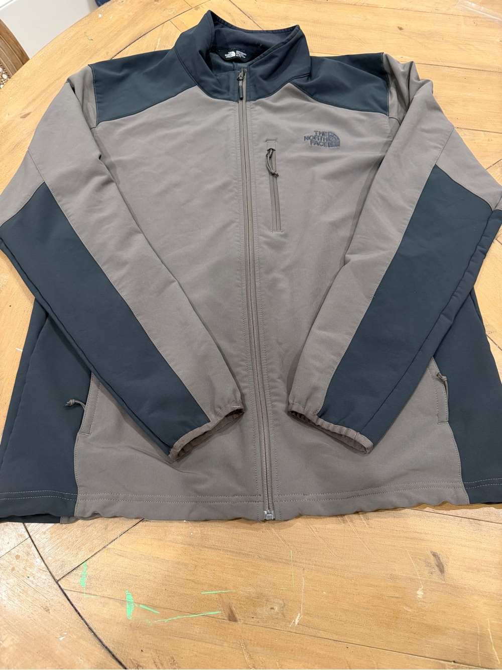 The North Face Men’s Windwall Two-Tone Gray Softshell Jacket XL